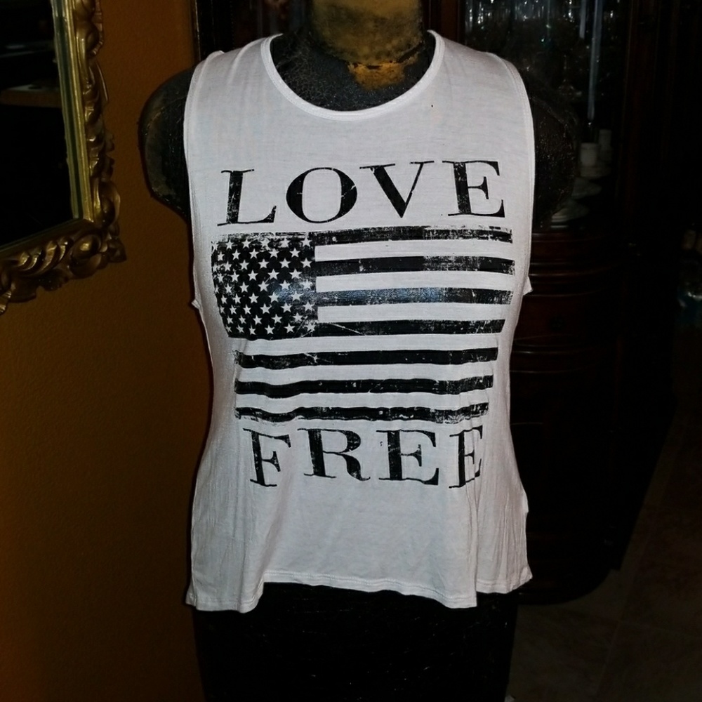 Woman's sleeveless shirt