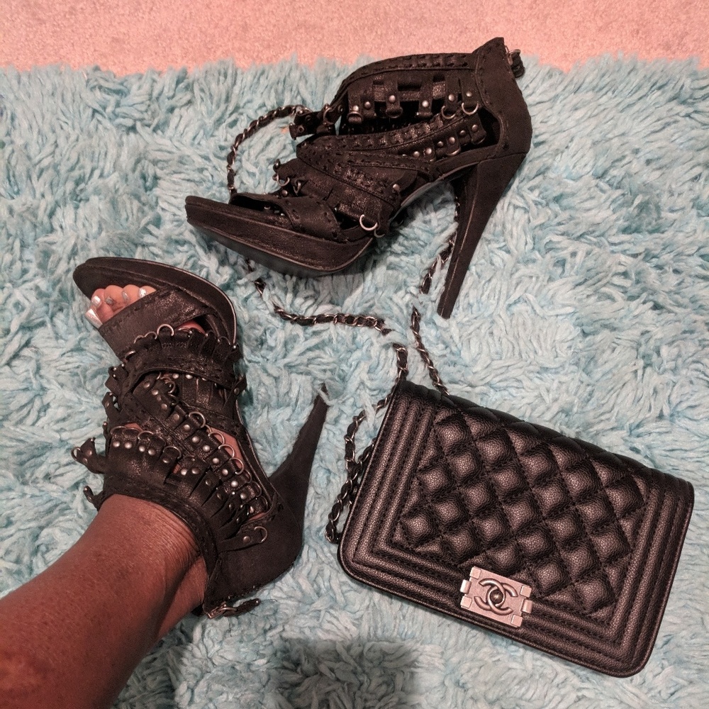 Shoes - Picture 3 of 3