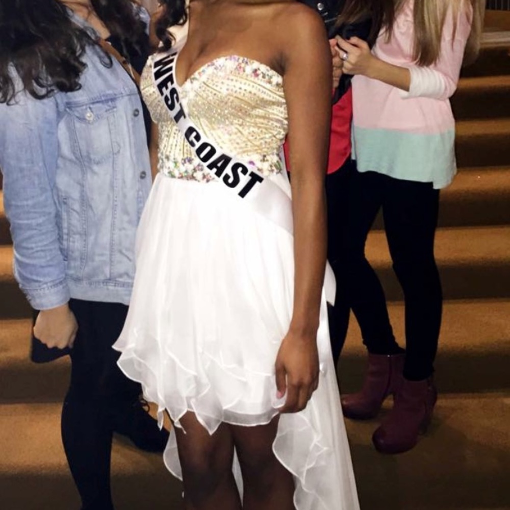 Size 4 white Sherri hill CHEAP