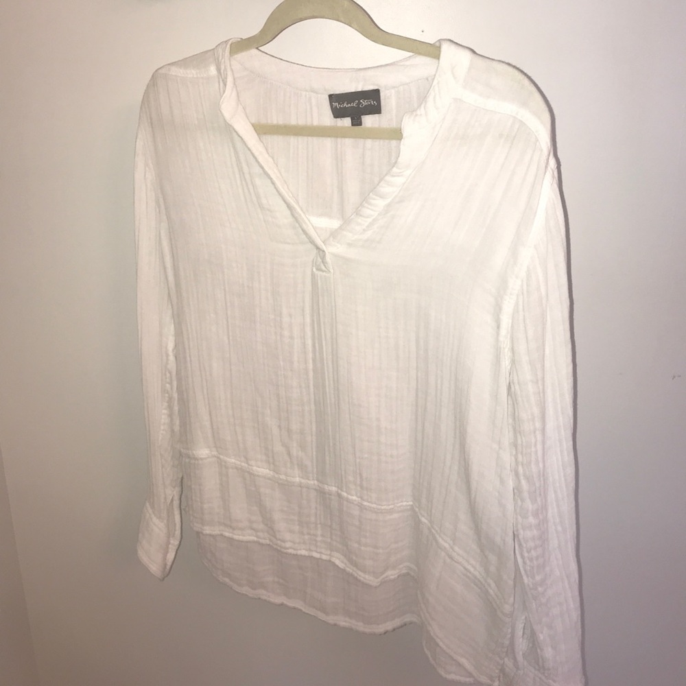 Lightly worn Michael Stars white linen top. Size S