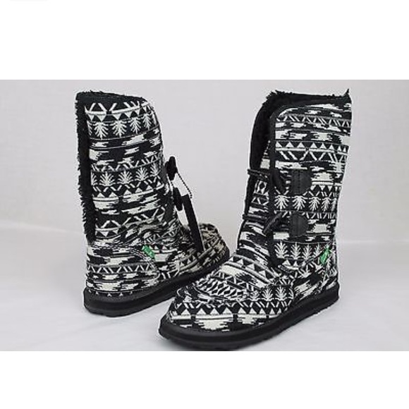 Sanuk Shoes - Sanuk black and white boots