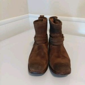 Bed stu boots. Fits 8 to 9.