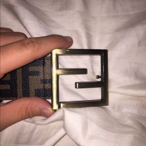 Fendi belt size 30-32 very nice condition