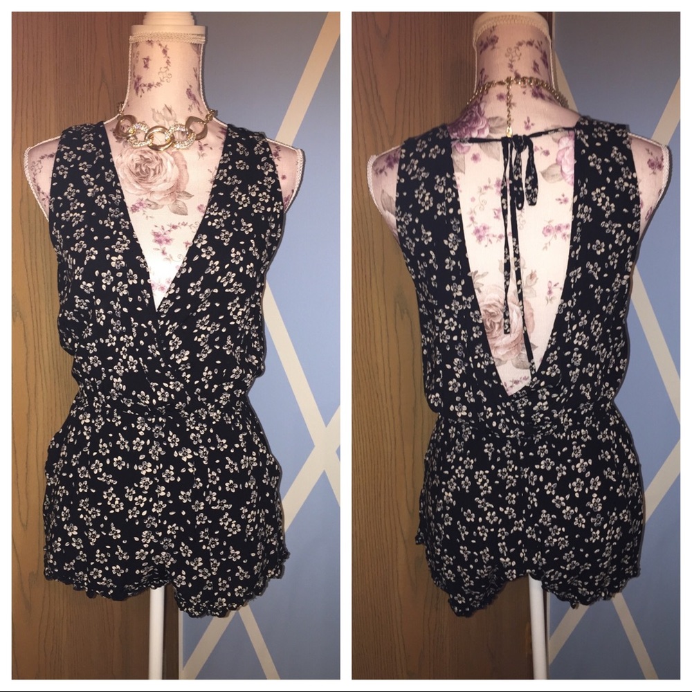 Jumpsuit (shorts) with pockets