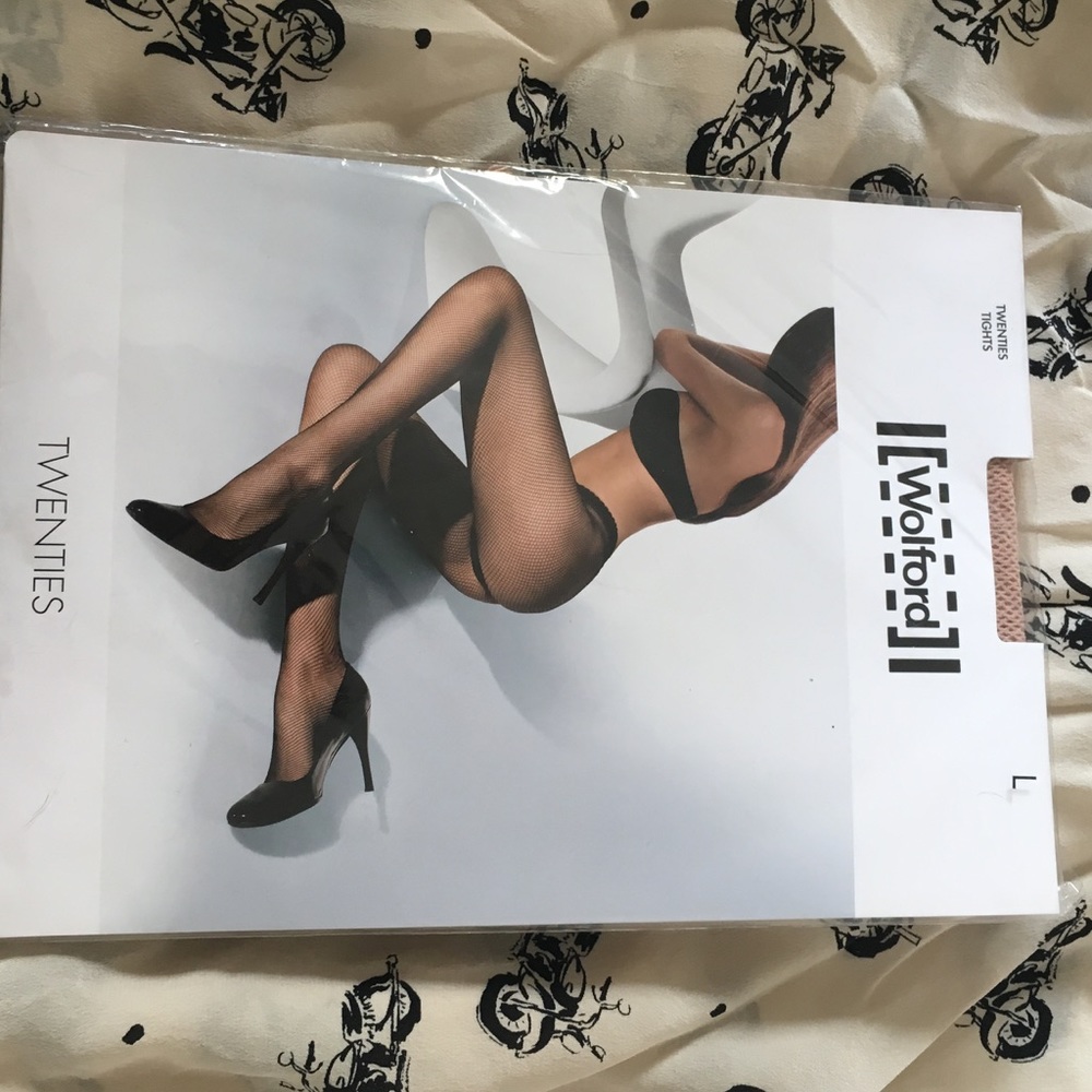 Wolford Classic Fishnets in Smoothie color 💗🕸NWT