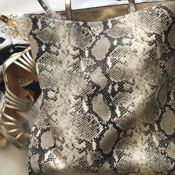 VICTORIA'S SECRET TOTE BAG LOVE - Picture 2 of 6