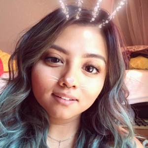 Meet your Posher, Yvette