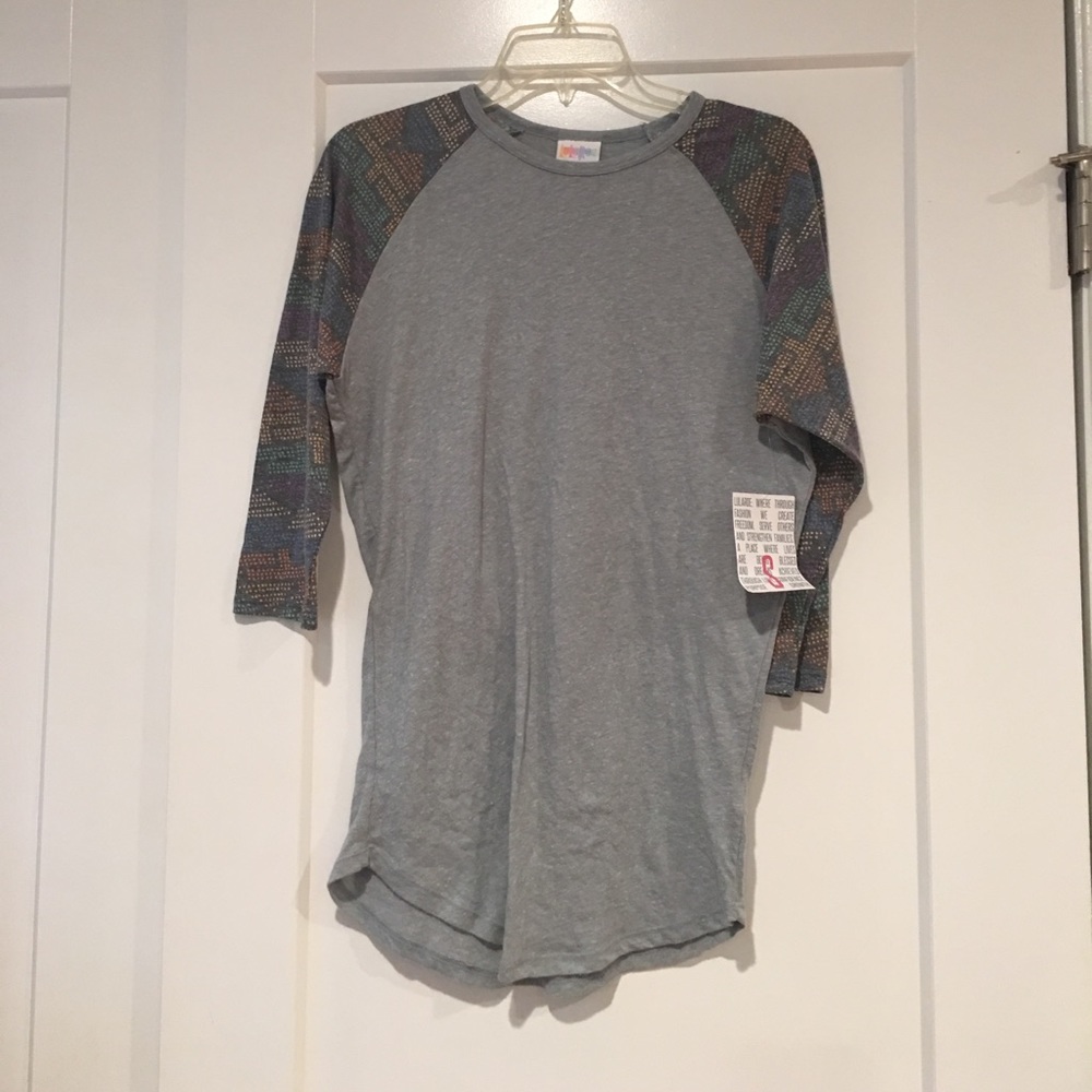 NWT LULAROE Randy Tee