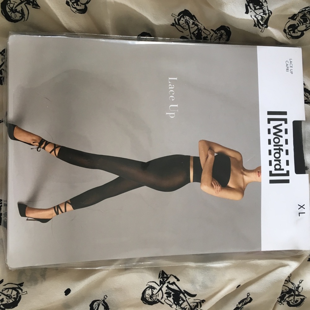 WOLFORD- lace up capris BLACK🖤 size XL NWT