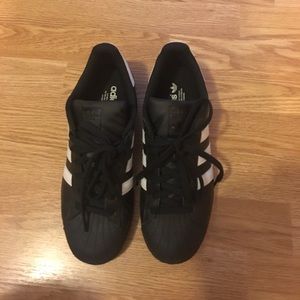 Adidas black sneaks men’s size 8
