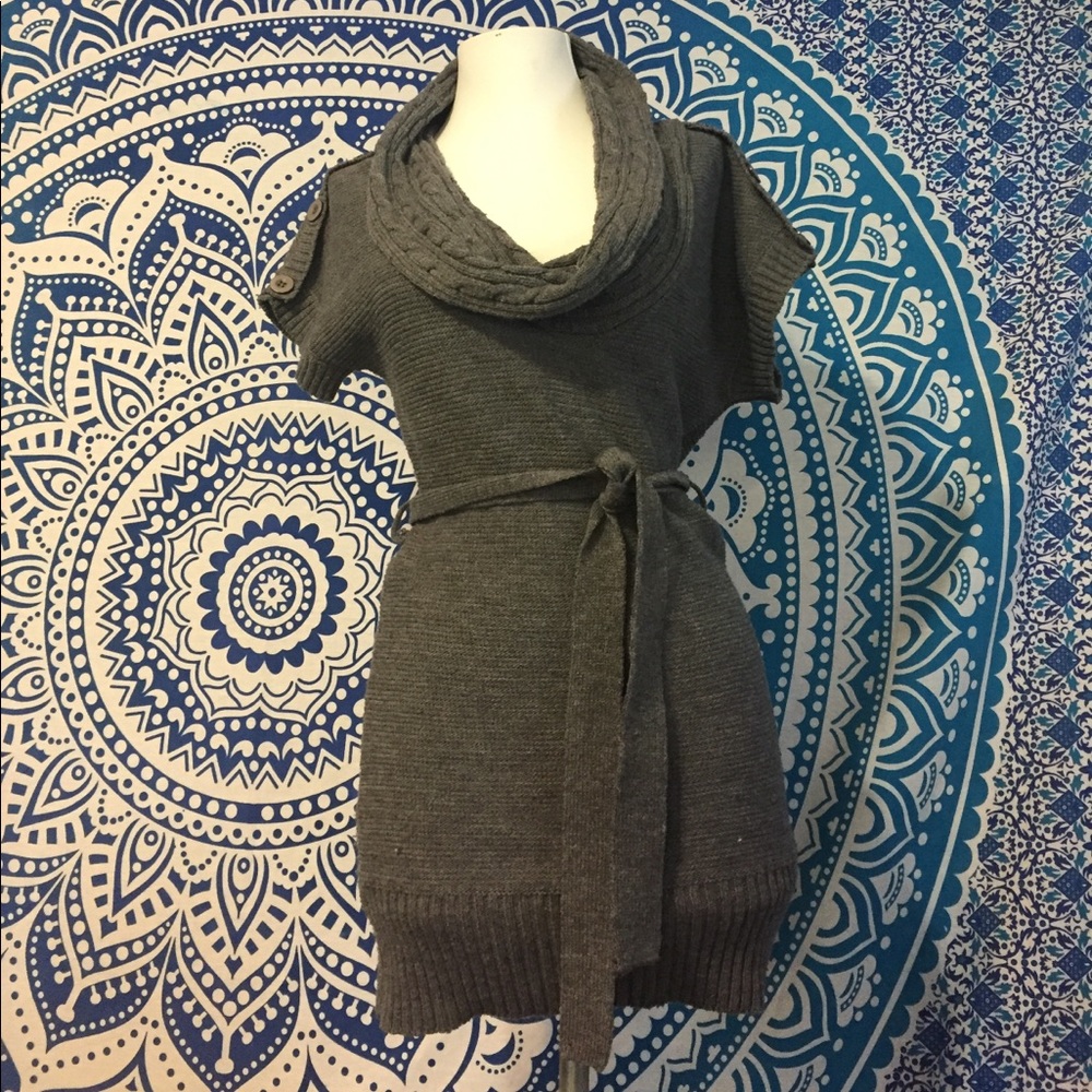 Gary cowl short sleeve sweater Medium