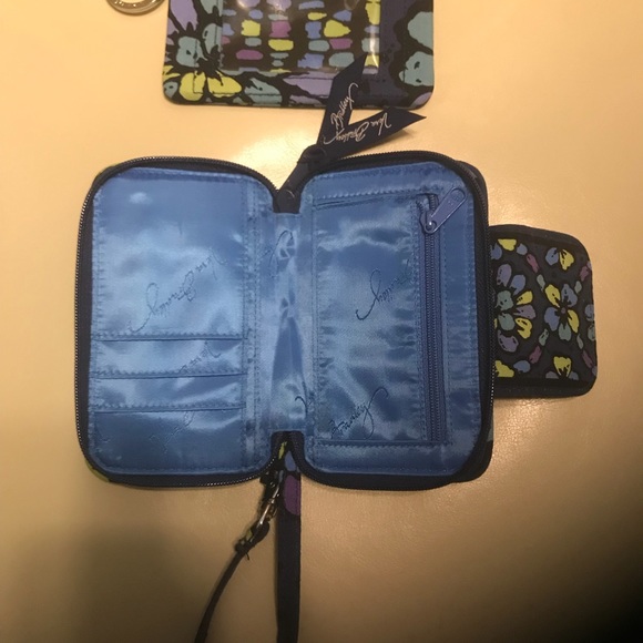 VERA BRADLEY WRISTLET & KEY FOLD - Picture 4 of 5