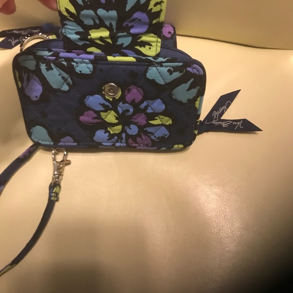 VERA BRADLEY WRISTLET & KEY FOLD - Picture 5 of 5