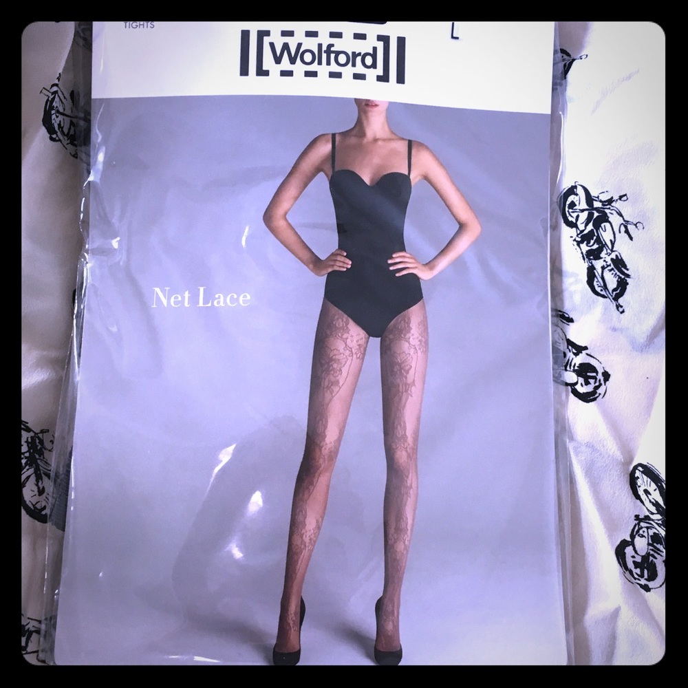 Wolford- Net Lace tights in BLACK🖤🕸 NWT✅ size L