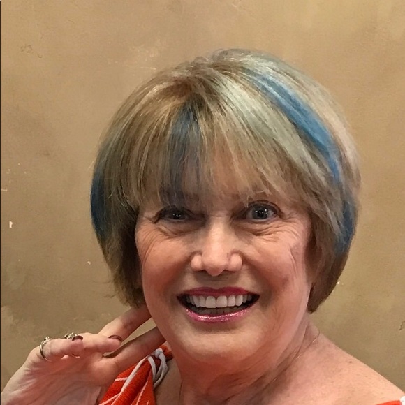 Meet your Posher, Kathy, Posh Ambassador & Stylist - Picture 2 of 2