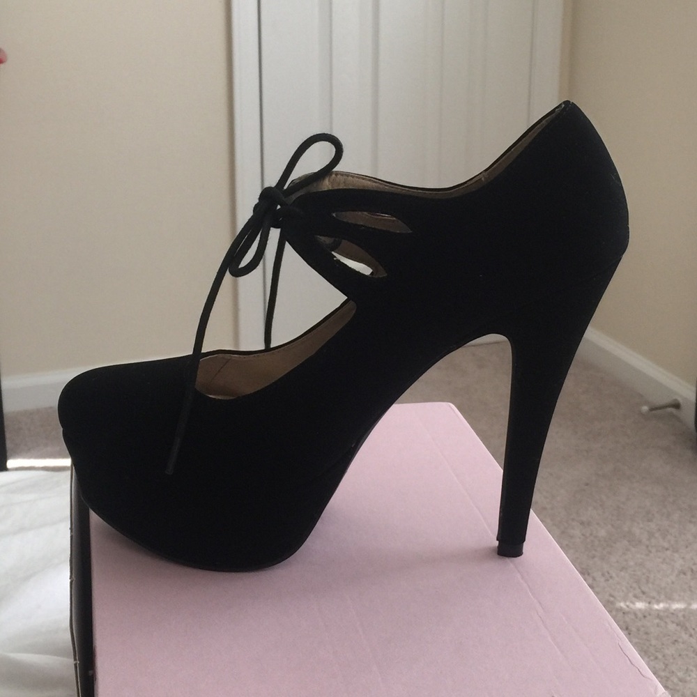 Charlotte Russe Lianne 10 pump