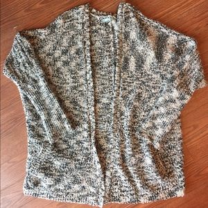 Maurices sweater w/ front pockets L/XL
