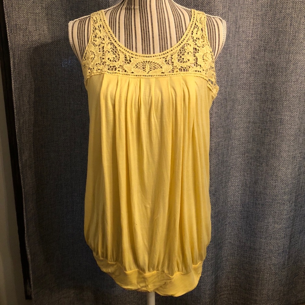 Crochet pleated bubble tank top