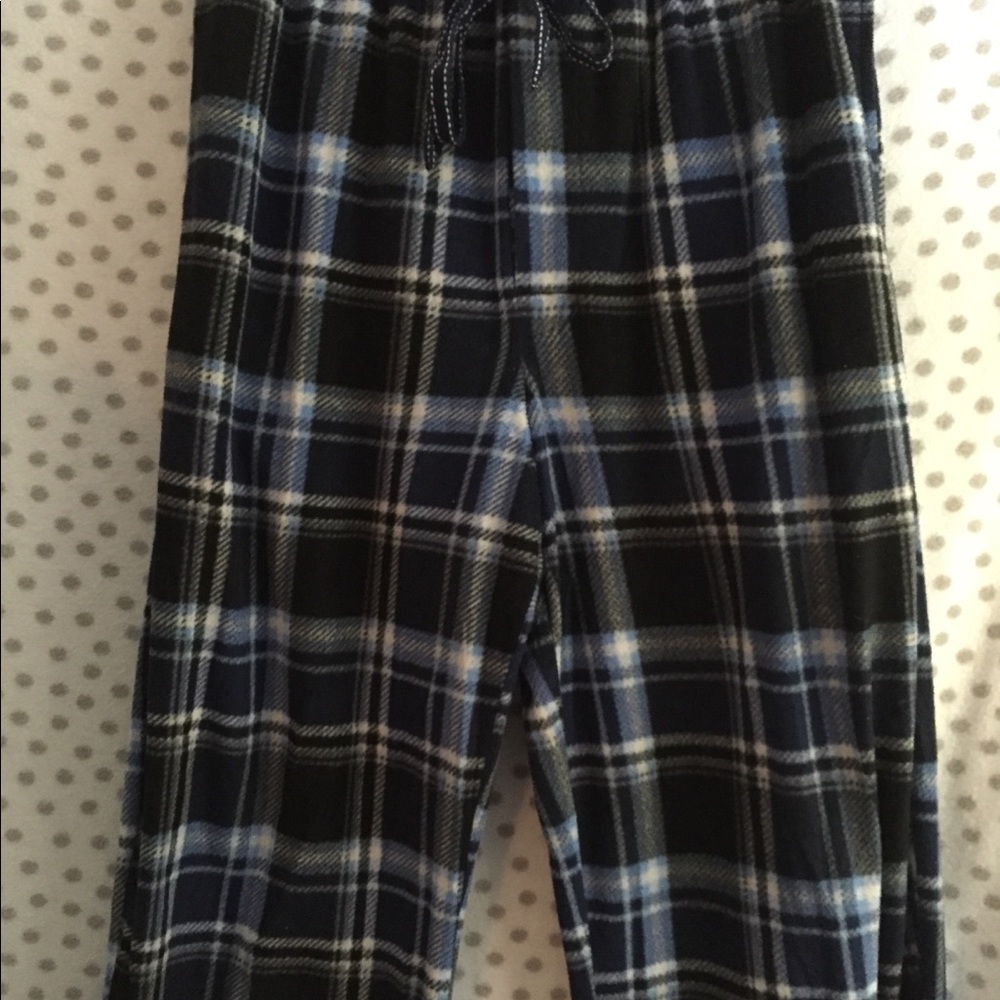 Polyester PJs - Picture 2 of 5