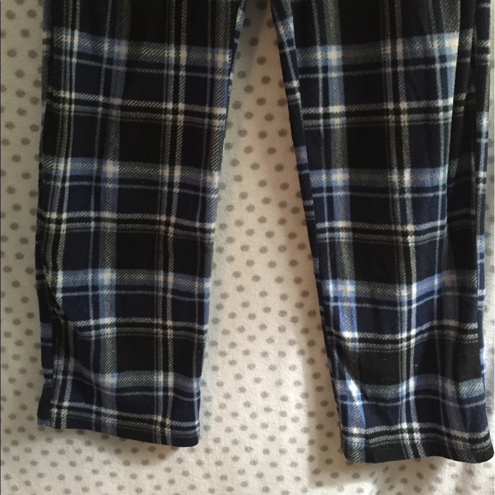 Polyester PJs - Picture 3 of 5