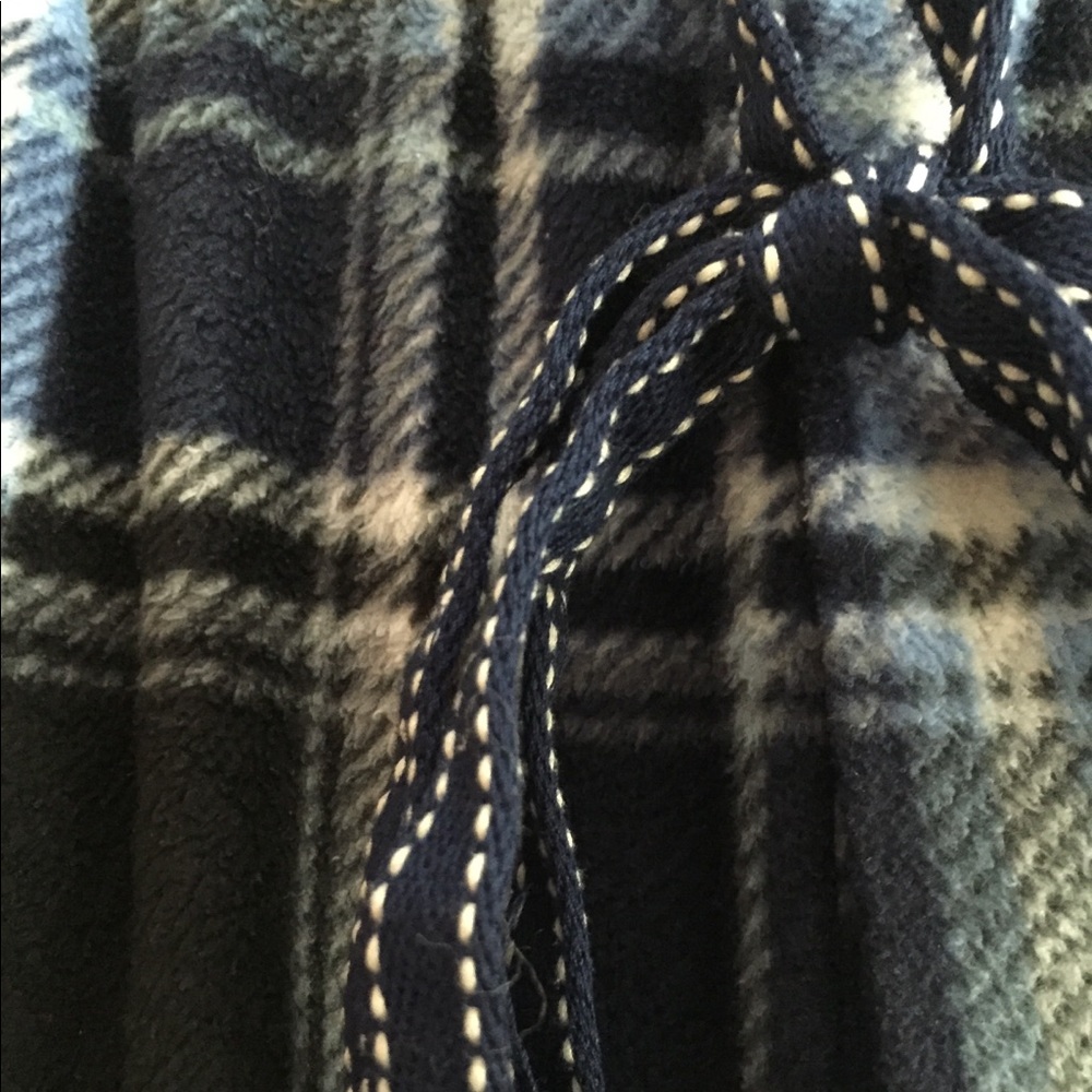 Polyester PJs - Picture 5 of 5