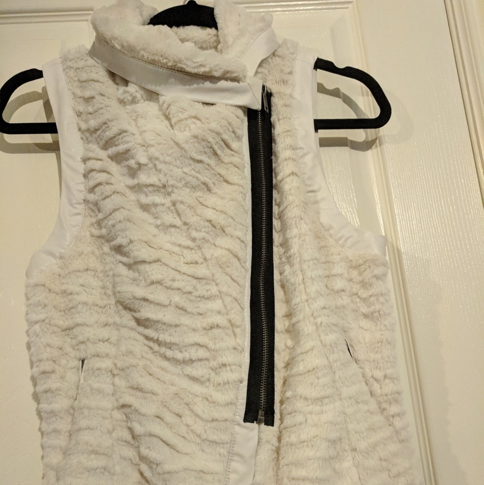 Women's style vest