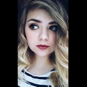 Meet your Posher, Karyna