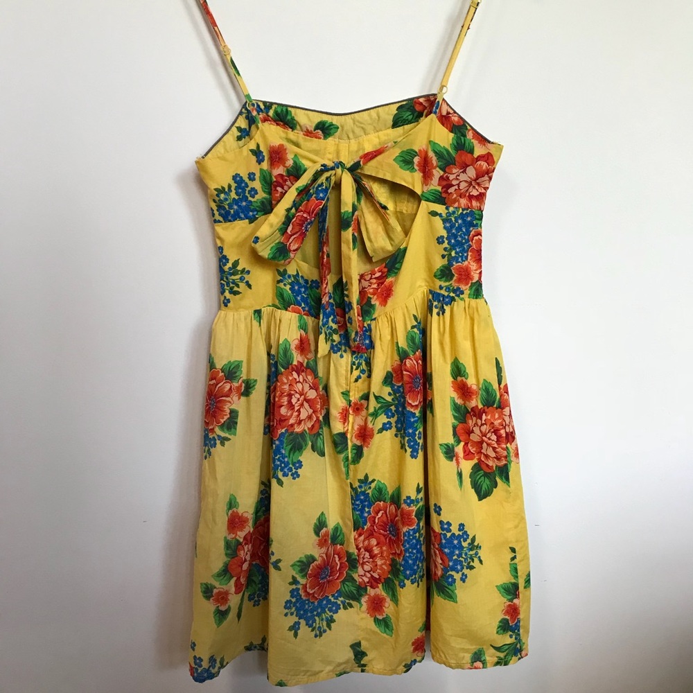 Flying Tomato 🍅 Adorable Yellow Floral Dress - Picture 3 of 7