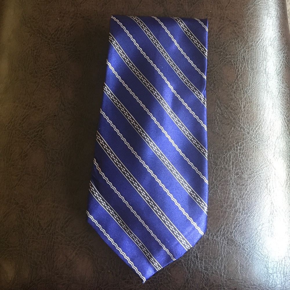 Robert Scott Adams tie