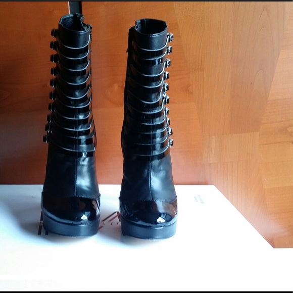 HOST PICK!!!!!! Hand crafted MaxMartin boots size7 - Picture 3 of 8