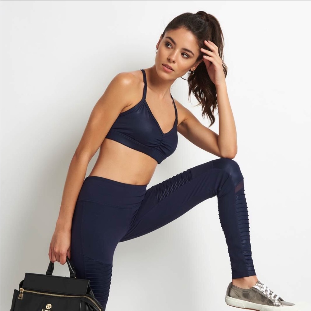 Alo yoga medium sports bra