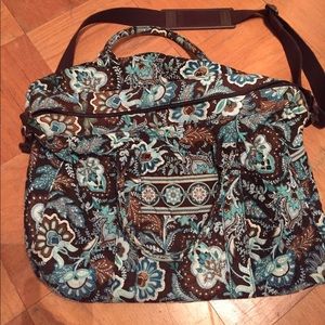 VERA BRADLEY DUFFLE BAG