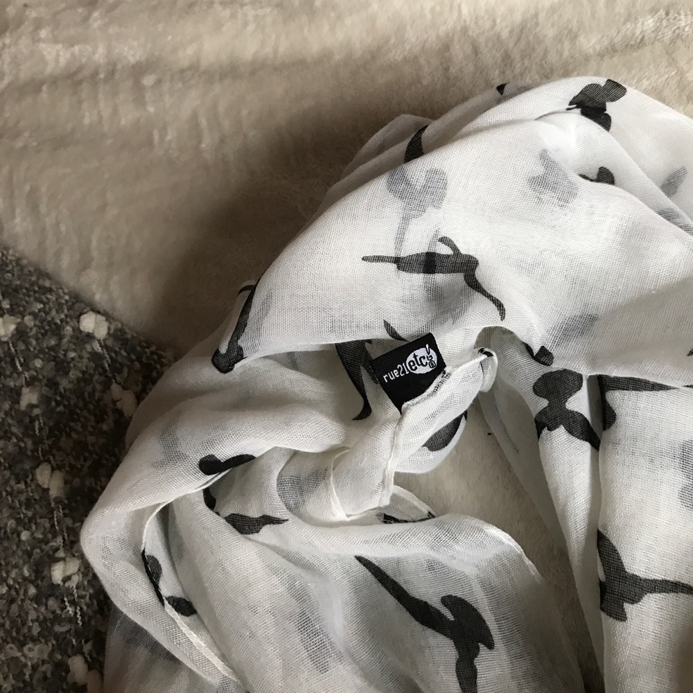 Cowl Scarf - Picture 2 of 3