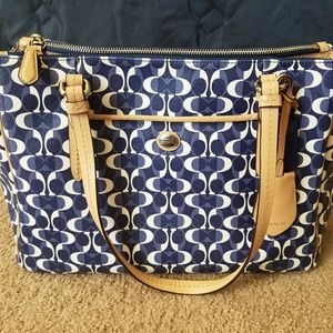Coach double zip dream c carryall