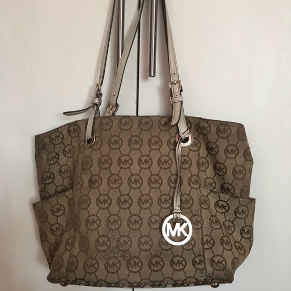 Authentic Michael Kors Bag - Picture 1 of 4