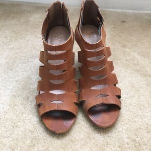 Camel brown Jessica Simpson heals