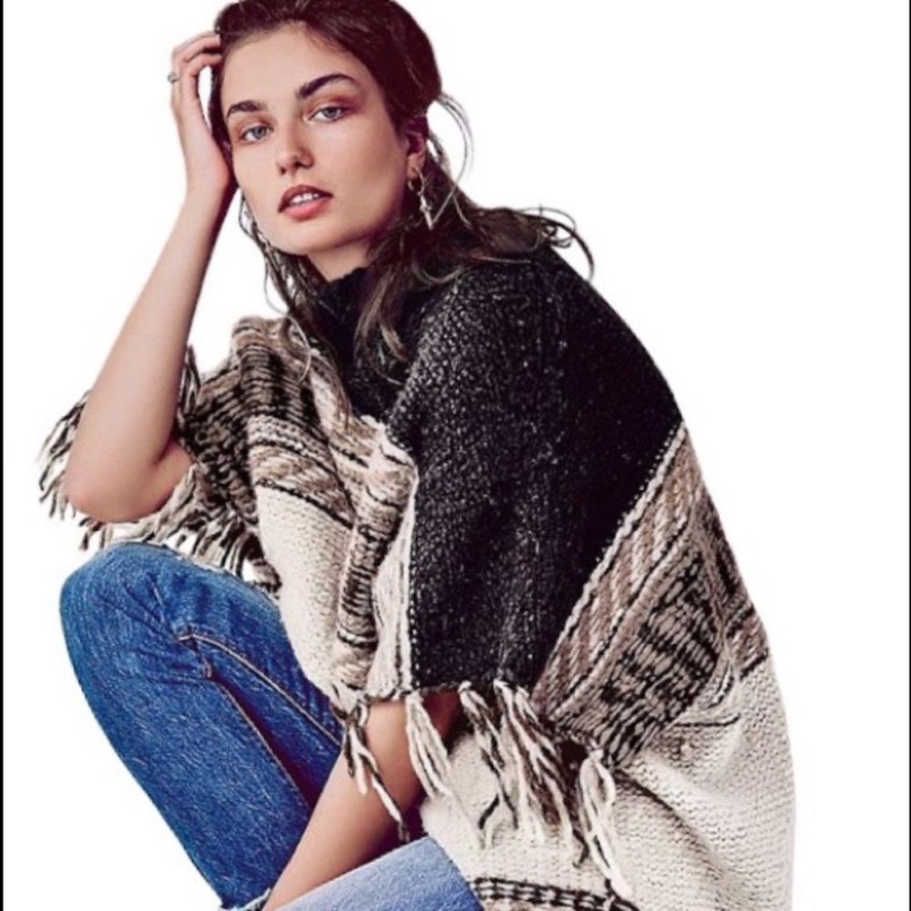 *Arrived* Oversized Sweater with tassels