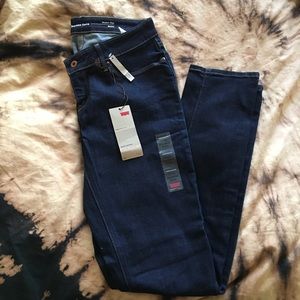 NWT Levi’s Curve ID Modern Rise Skinny Jean