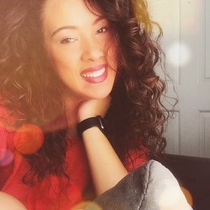 Meet your Posher, Hallie