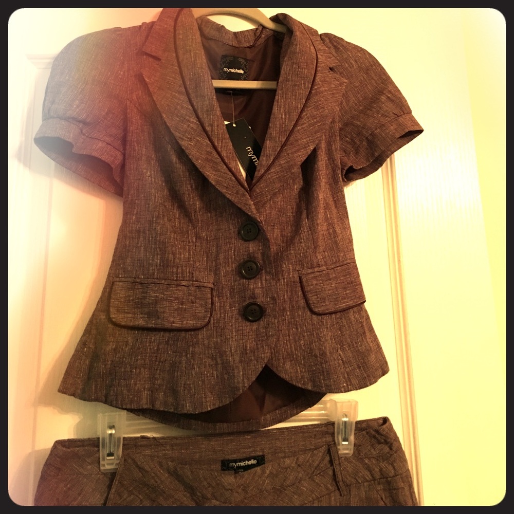 NWT Two piece women’s business suit, super cute!