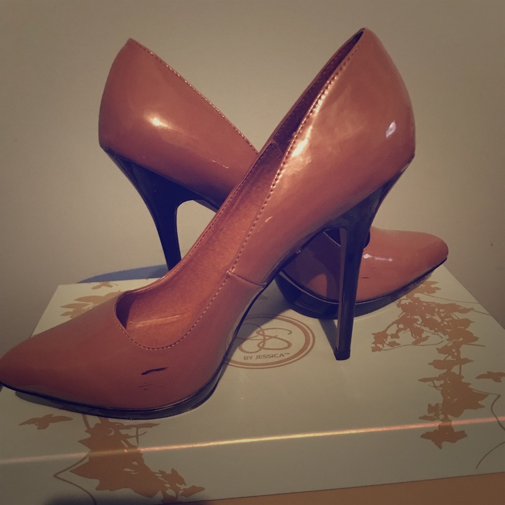 Jessica Simpson Pumps “Racer”