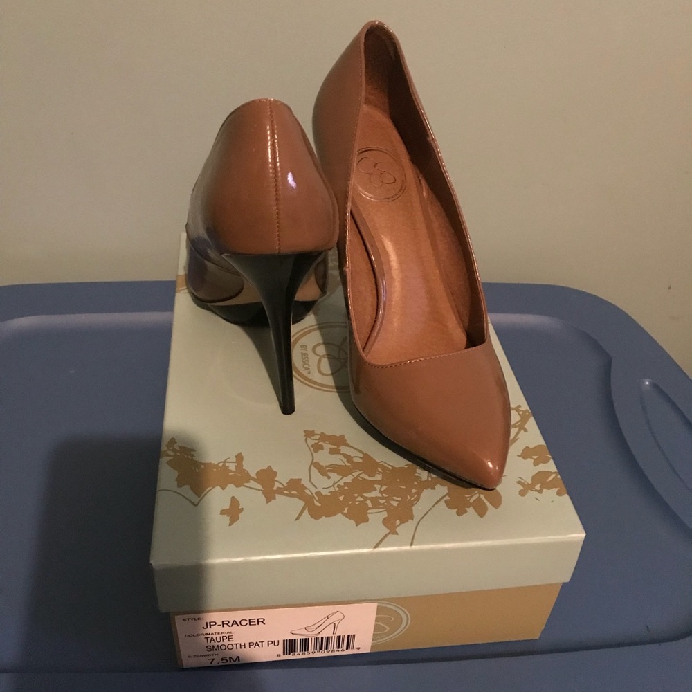 Jessica Simpson Pumps “Racer” - Picture 2 of 2