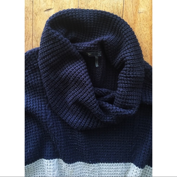 SOLD • Poncho Sweater 🍂 - Picture 4 of 4