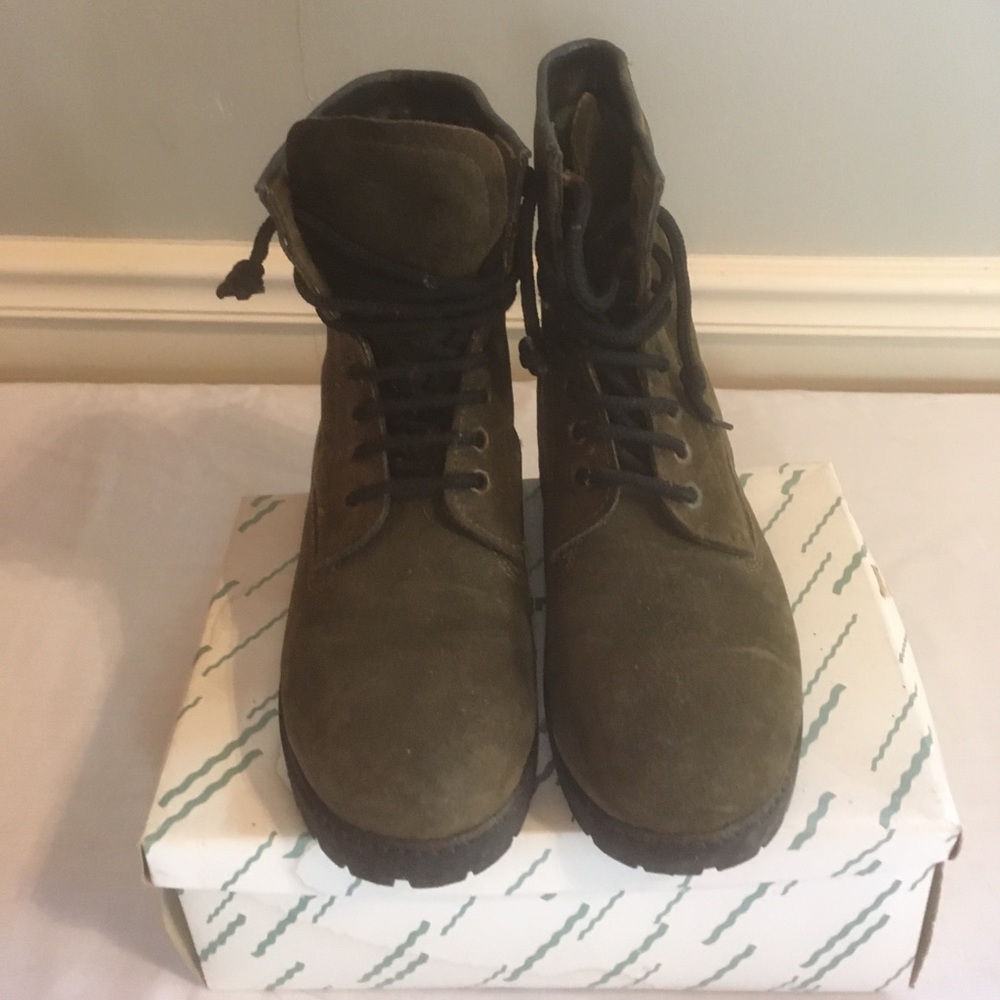 Ladies Suede Boots