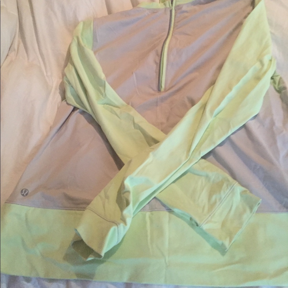 Lululemon top