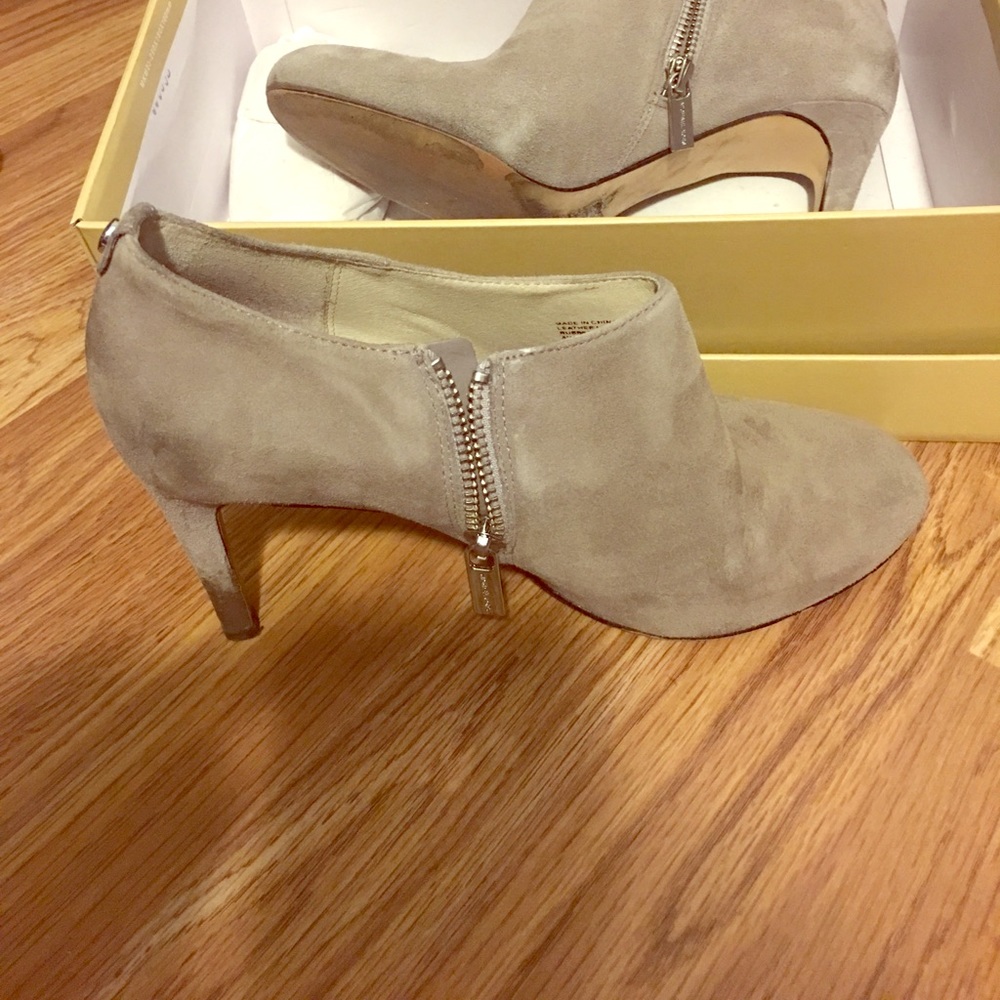 Michael Kors Booties - Gry Suede