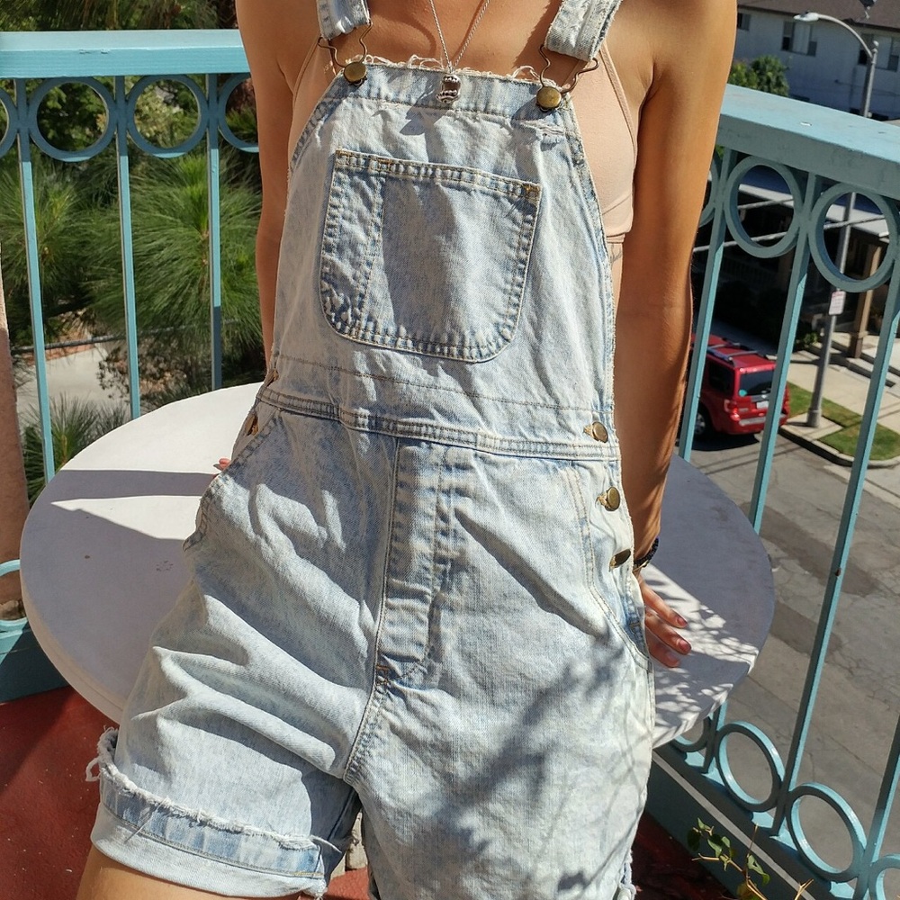 Short overalls