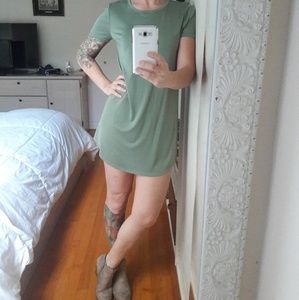 👗Olive t-shirt dress👗