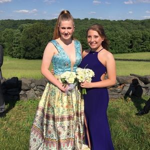 Meet your Posher, Elizabeth