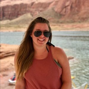 Meet your Posher, Katelyn